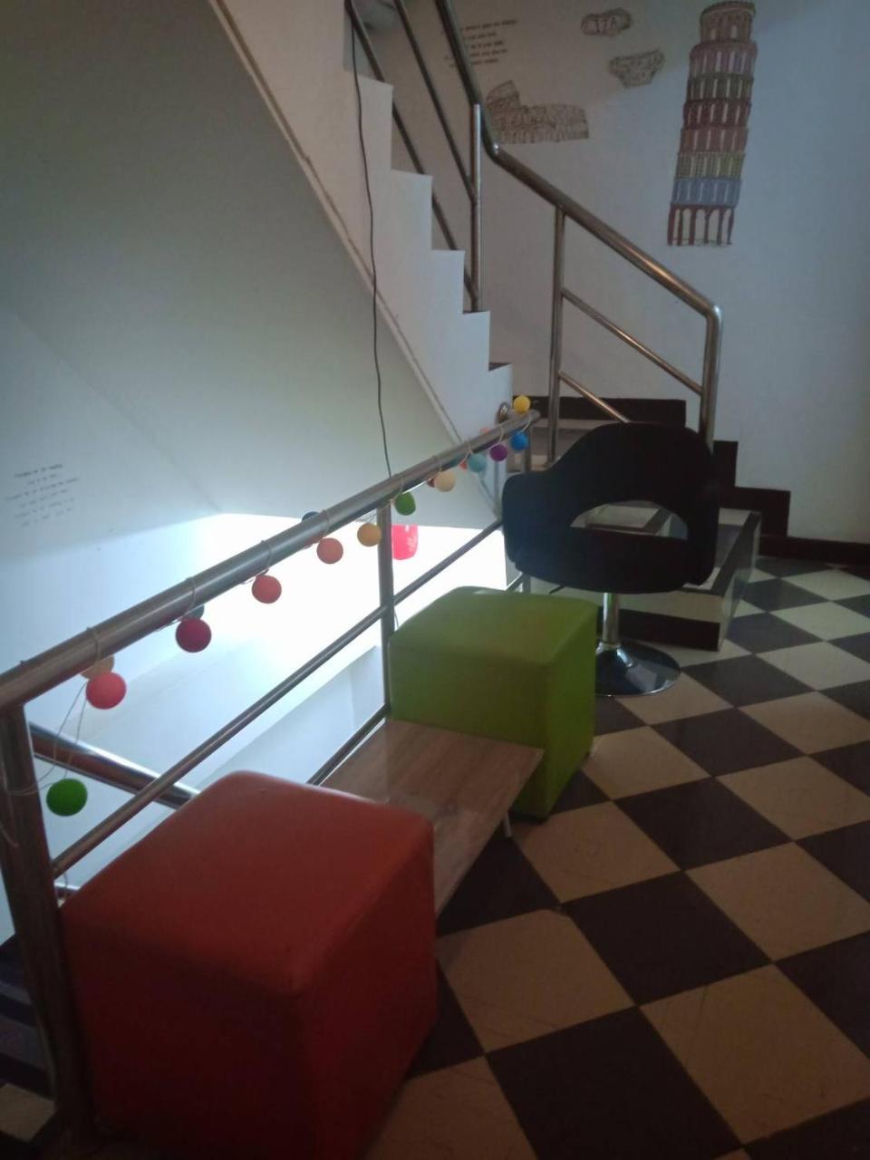Vr Hostel Khaosan Bangkok Exterior photo