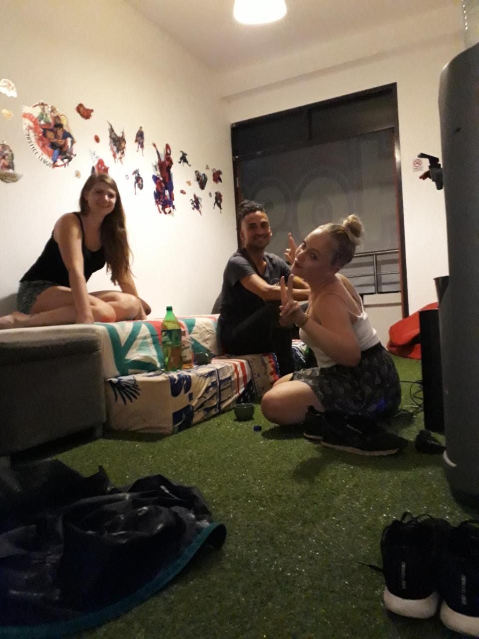 Vr Hostel Khaosan Bangkok Exterior photo